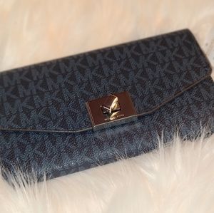 Michael kors all blue wallet